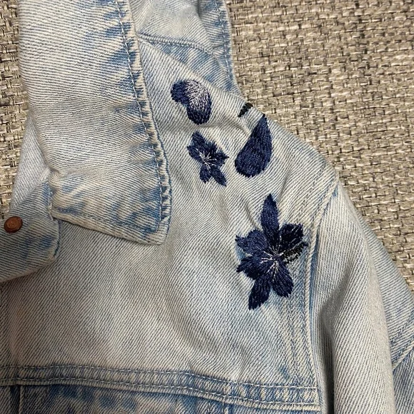 Floral Jean Jacket - Picture 7 of 8